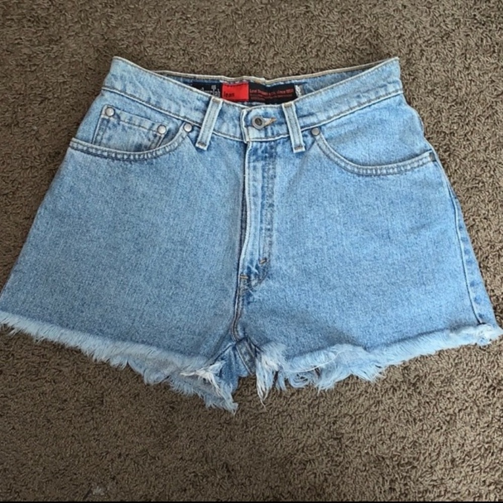 High Rise Levi Short Size 9/10 Women Short